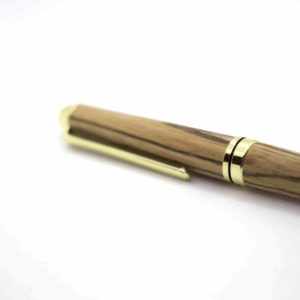 Handgemachter Kugelschreiber aus exotischem Holz mit Gravur